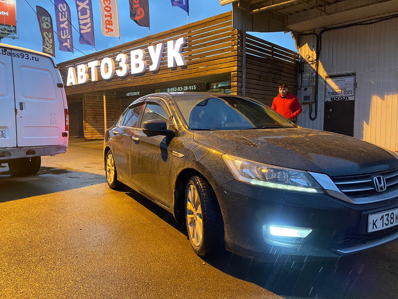 Замена штатной магнитолы на головное устройство Android от компании Teyes CC3 4/32Gb в Honda Accord