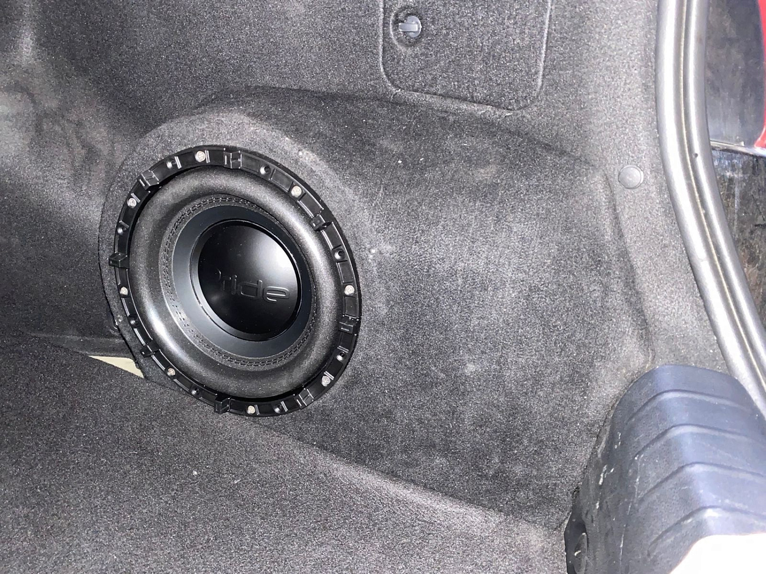 Установка сабового звена в стелс коробах в автомобиль Kia K5