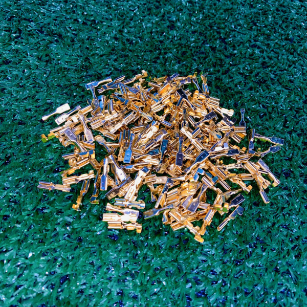 Клеммы узкие для динамиков (605 LR-0.8)