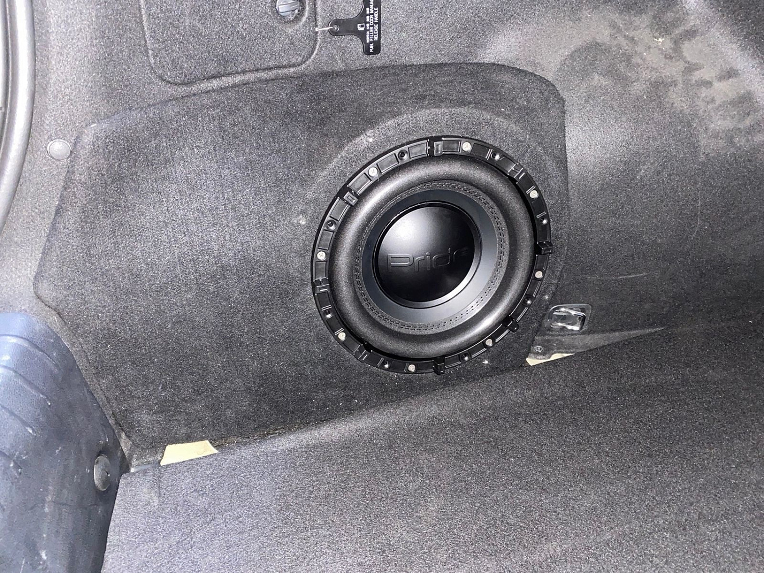 Установка сабового звена в стелс коробах в автомобиль Kia K5