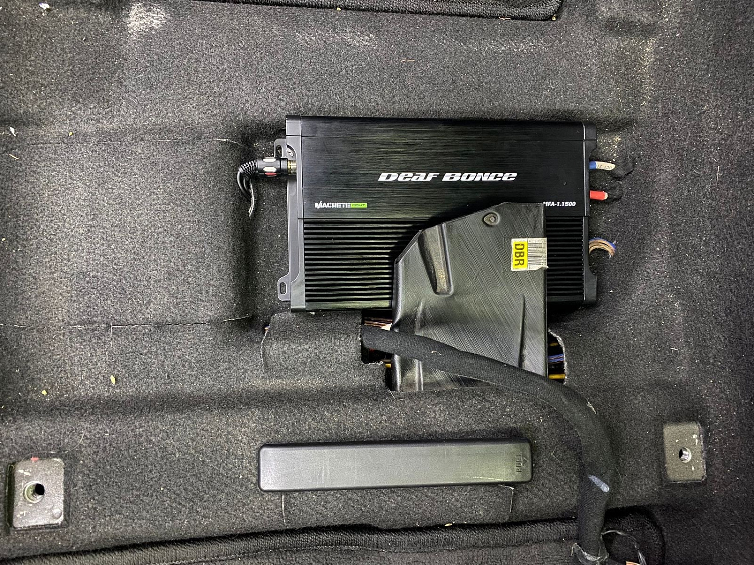 Установка сабового звена в стелс коробах в автомобиль Kia K5