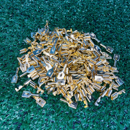 Клеммы широкие для динамиков (601 LR-0.8)