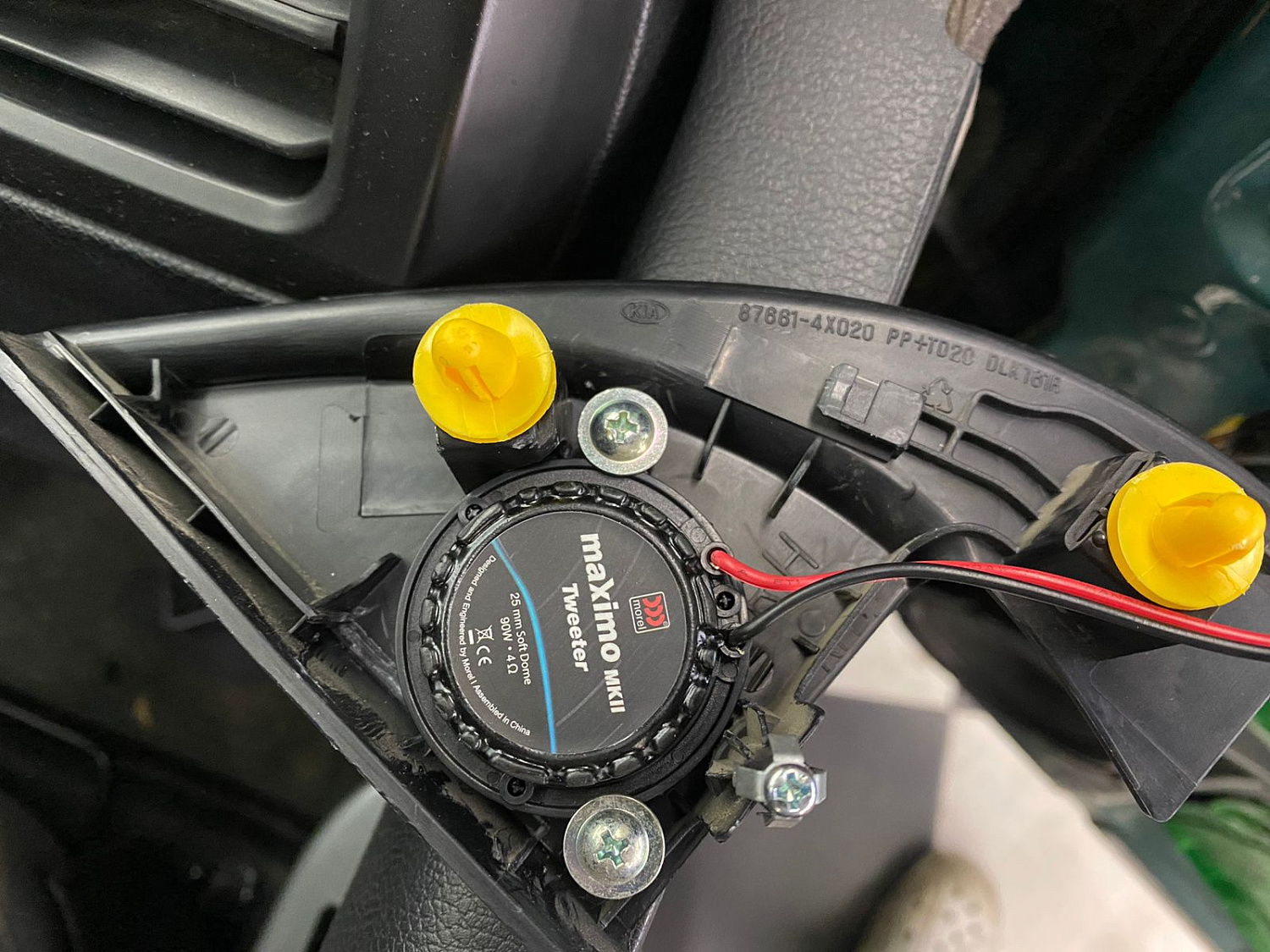 Установка аудио системы, шумоизоляция дверей в автомобиле Kia Rio