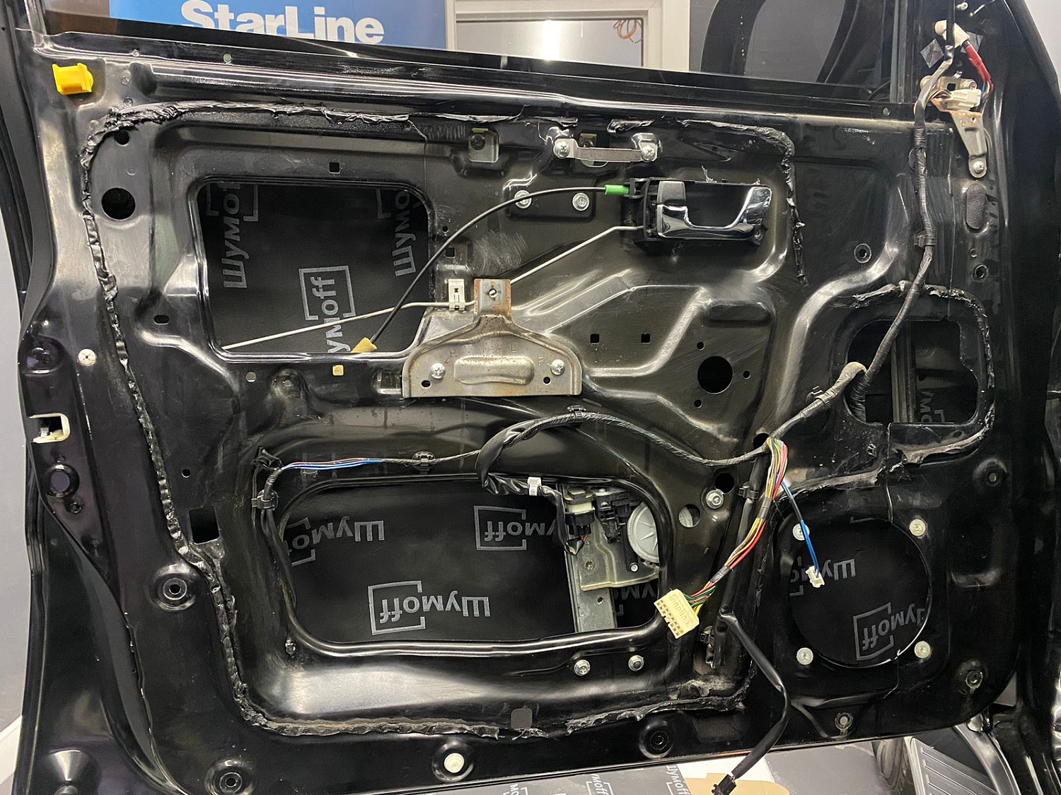 Установка аудио системы и шумоизоляция автомобиля Mitsubishi Pajero