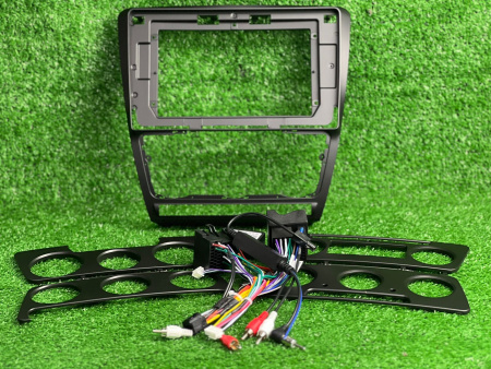 Комплект для Android магнитолы на Skoda Octavia 2008-2013 Тип-B Чёрный