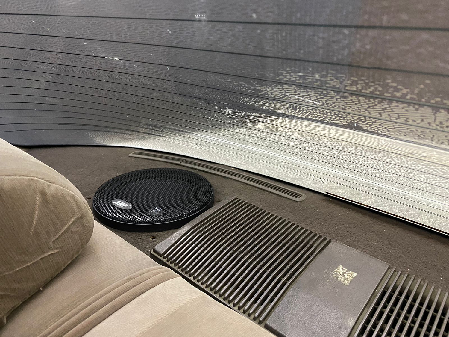 Установка аудио системы в автомобиль Toyota Mark II