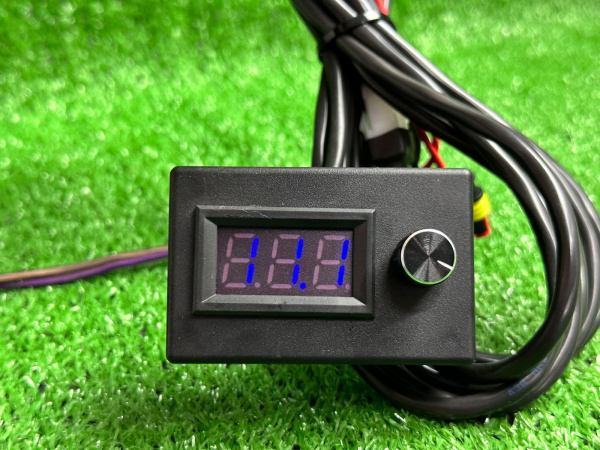 Салонный реглятор напряжения повышающий