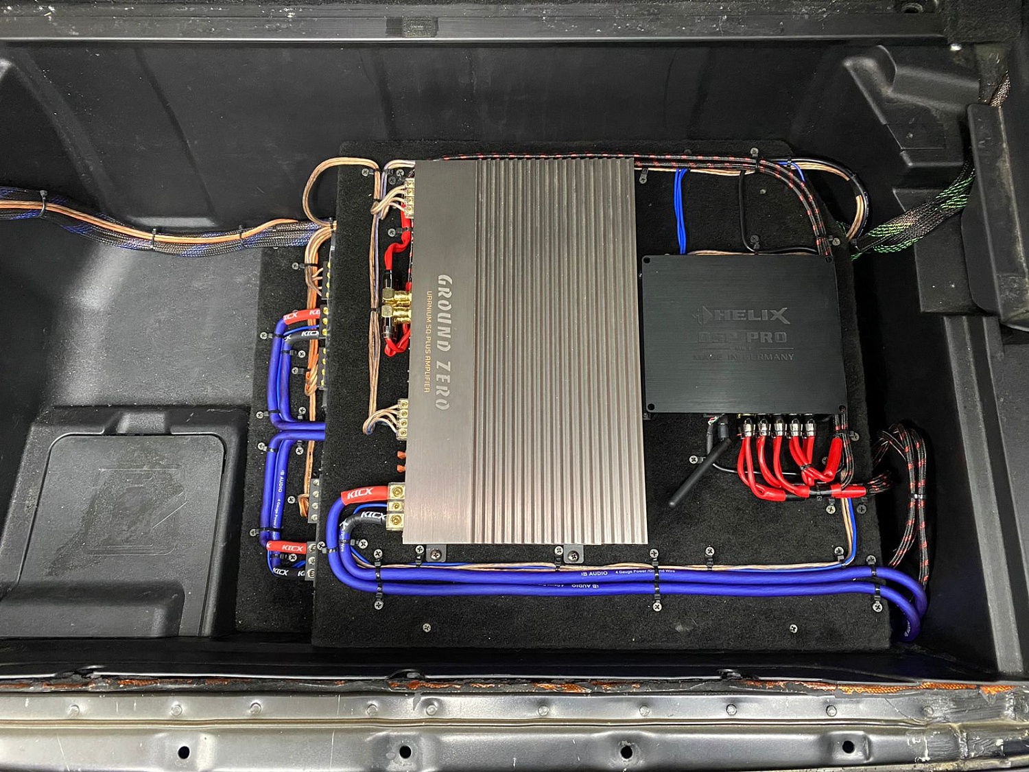 Установка аудио системы и шумоизоляция автомобиля Mitsubishi Pajero