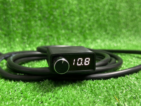 Салонный реглятор напряжения повышающий/понижающий