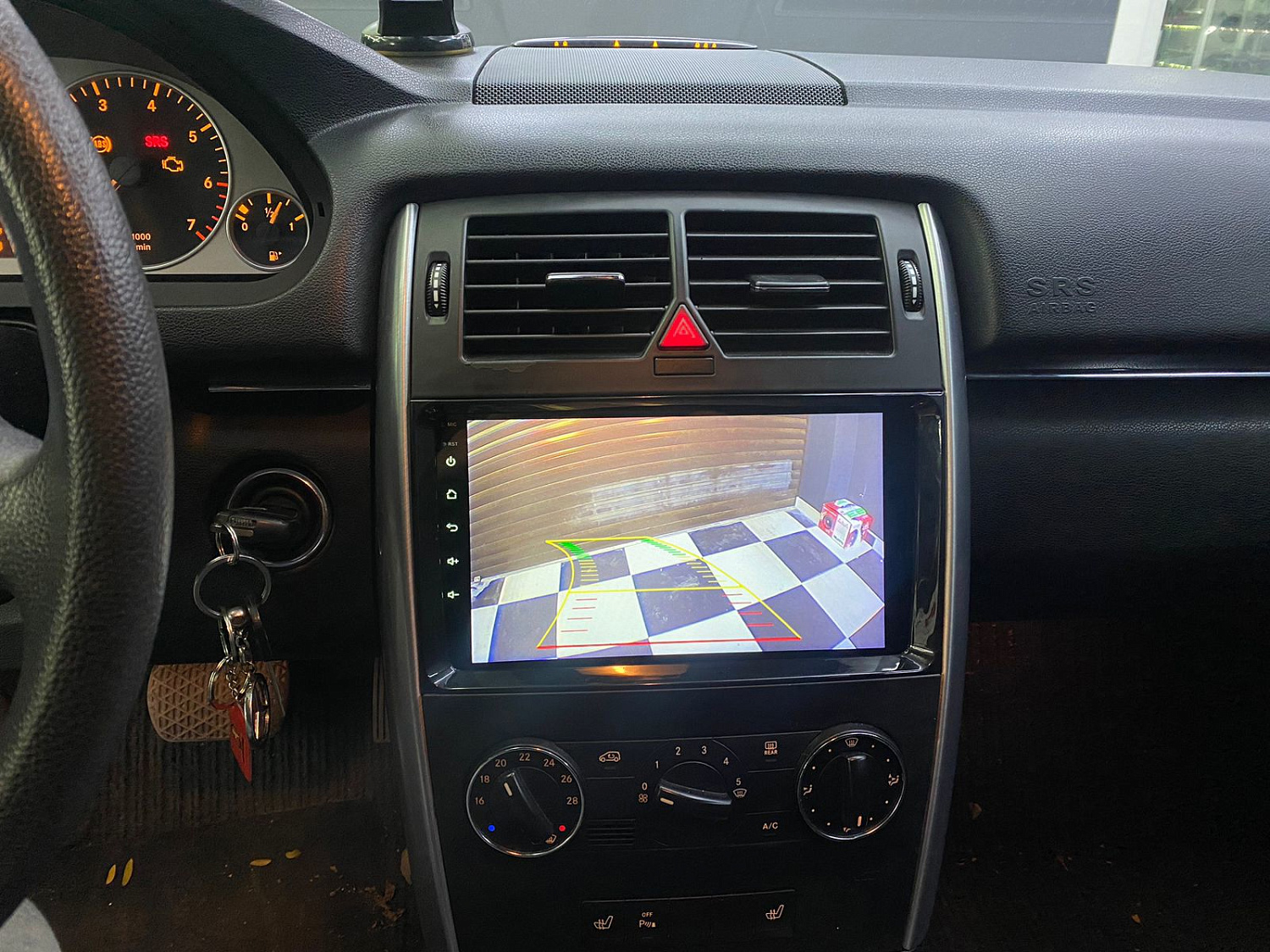 Замена штатной магнитолы на головное устройство Android от компании S8 ProMax 4/32Gb в Mercedes-Benz B-Classe W245