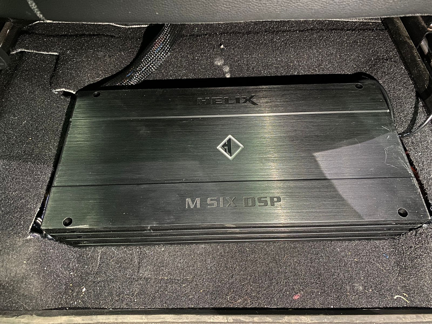 Установка аудио системы и шумоизоляция дверей в автомобиле Volkswagen Teramont